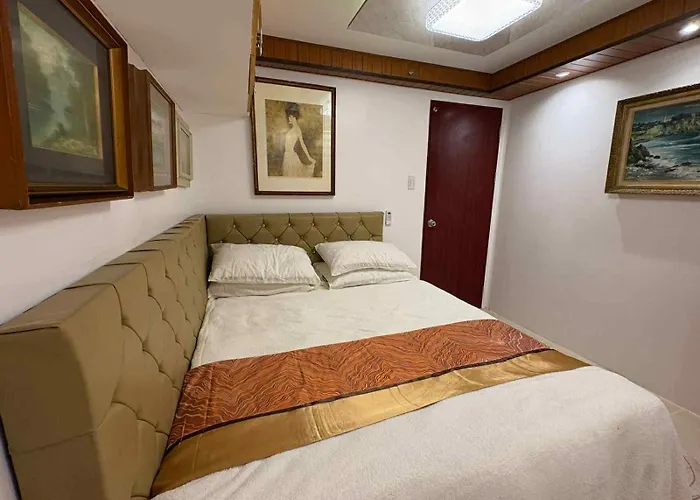Cozy Hub * Manila