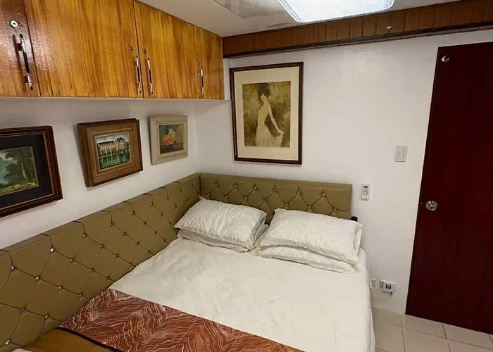 Cozy Hub Bed & Breakfast Manila